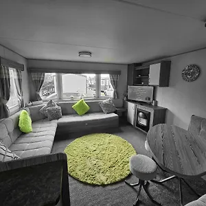  Holiday home Lovely 3 Bed Caravan Near To 5 Star Reviews United Kingdom