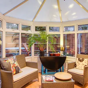  Holiday home The Marlborough United Kingdom